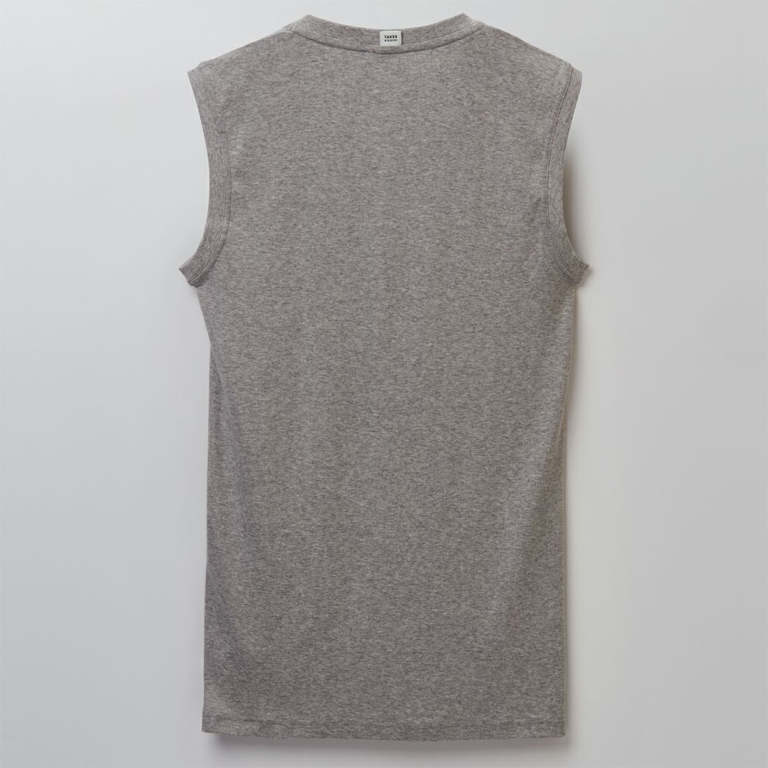タケオキクチ　スリーブレスVネックシャツ