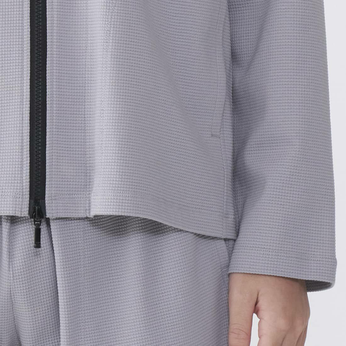 エポカ ウォモ スクエアワッフルジップジャケット