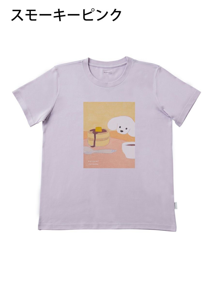 レディースＴシャツ ケーキを見つめる犬