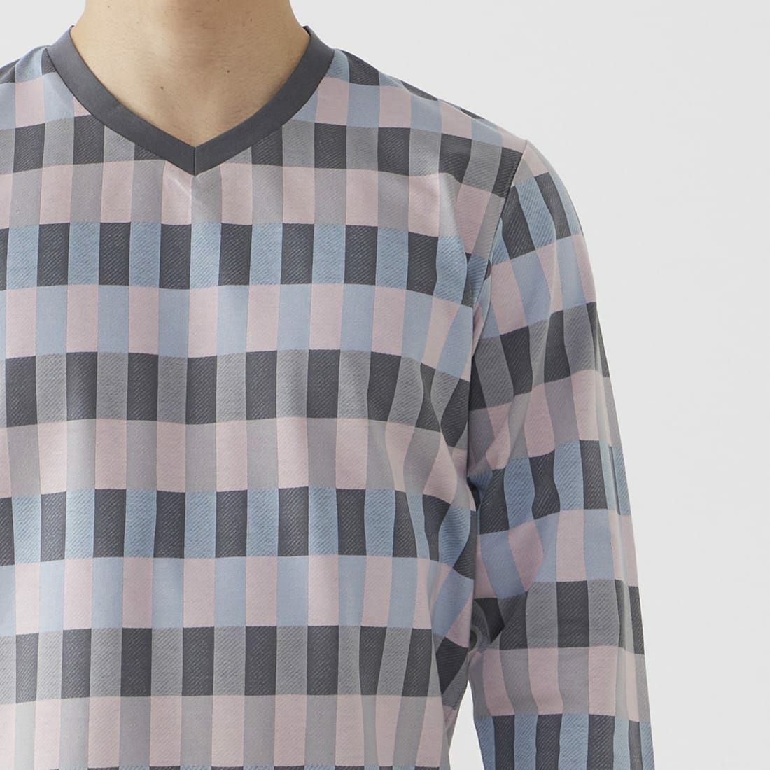 タケオキクチ　長袖Vネックシャツ