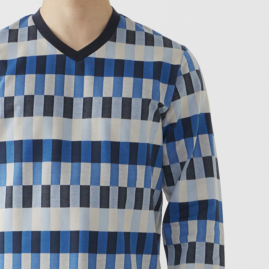 タケオキクチ　長袖Vネックシャツ