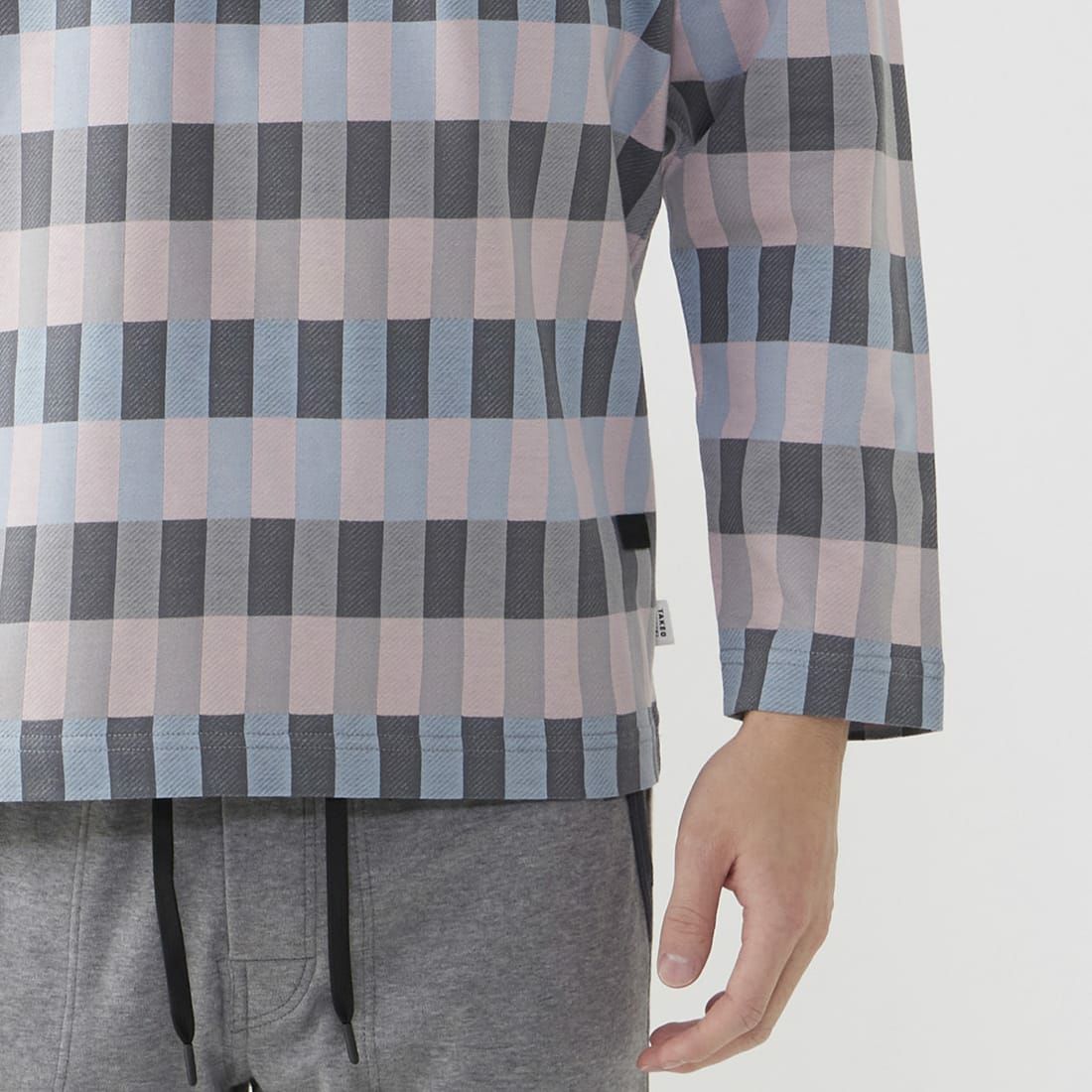 タケオキクチ　長袖Vネックシャツ