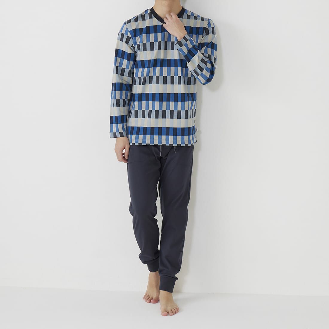 タケオキクチ　長袖Vネックシャツ