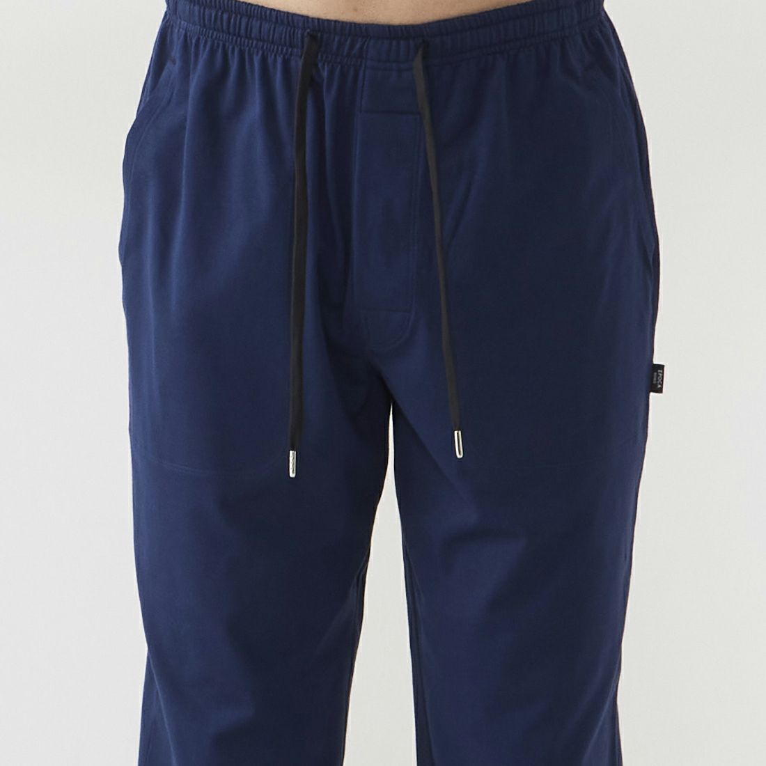 エポカ ウォモ 前開テーパードパンツ