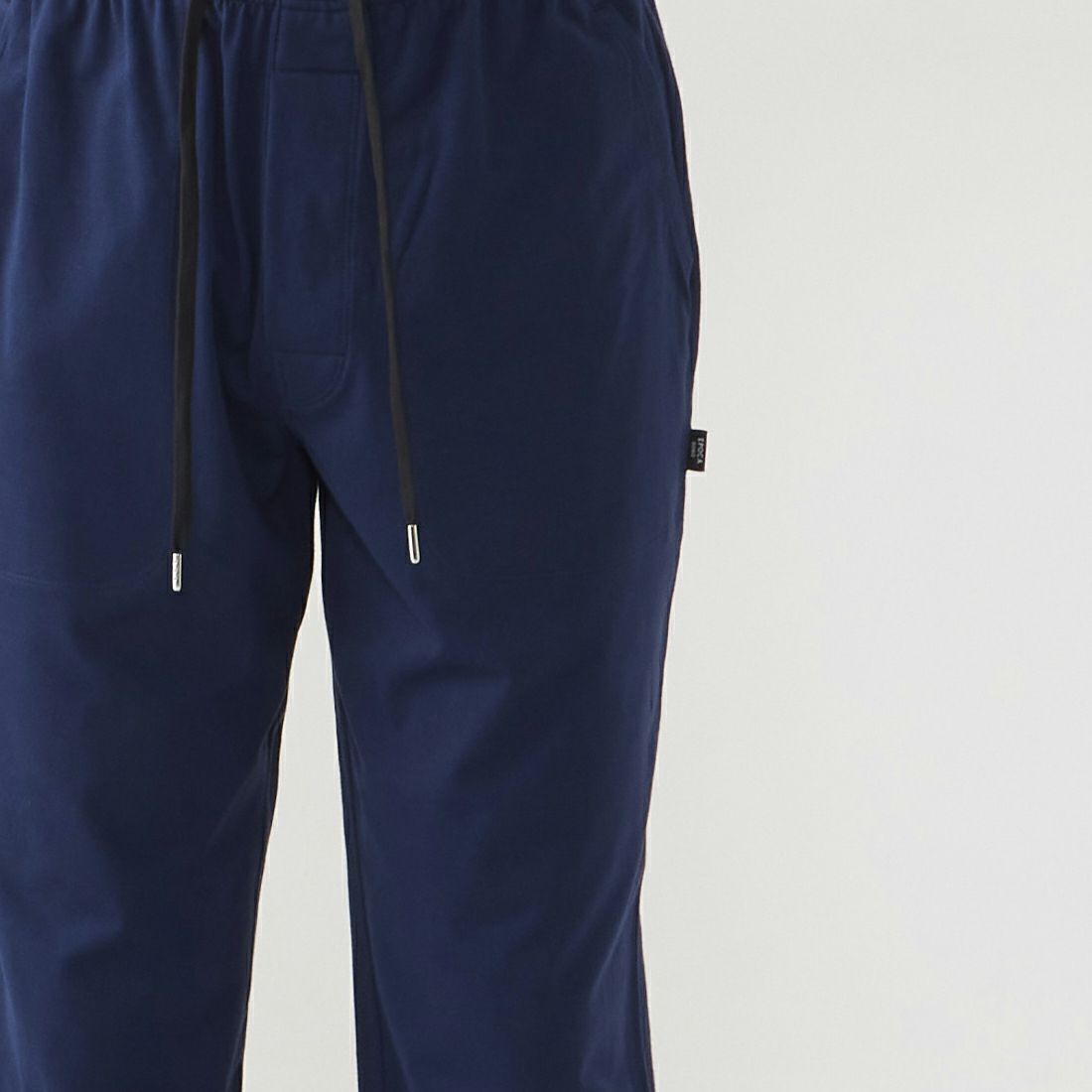 エポカ ウォモ 前開テーパードパンツ