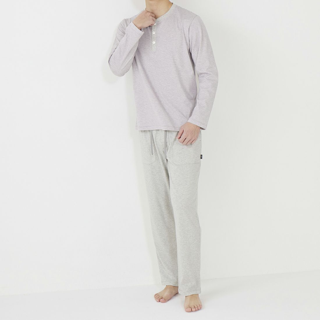 エポカ ウォモ 前開テーパードパンツ