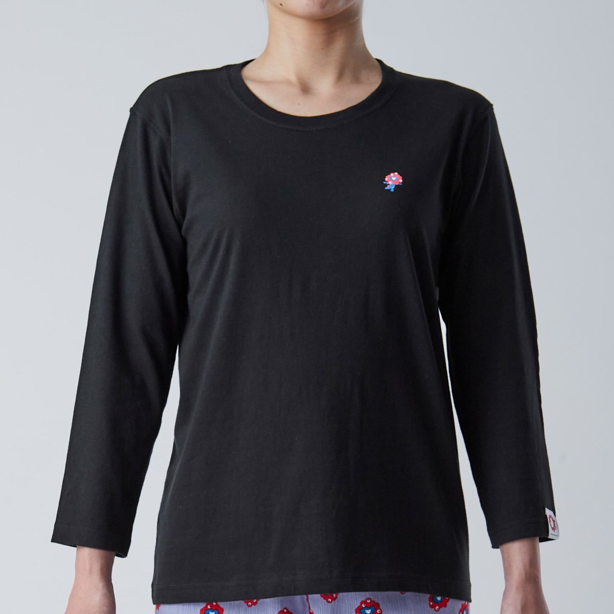 【レディース】EXPO 2025 インナーTシャツ長袖丸首 ミャクミャクワンポイント ブラック