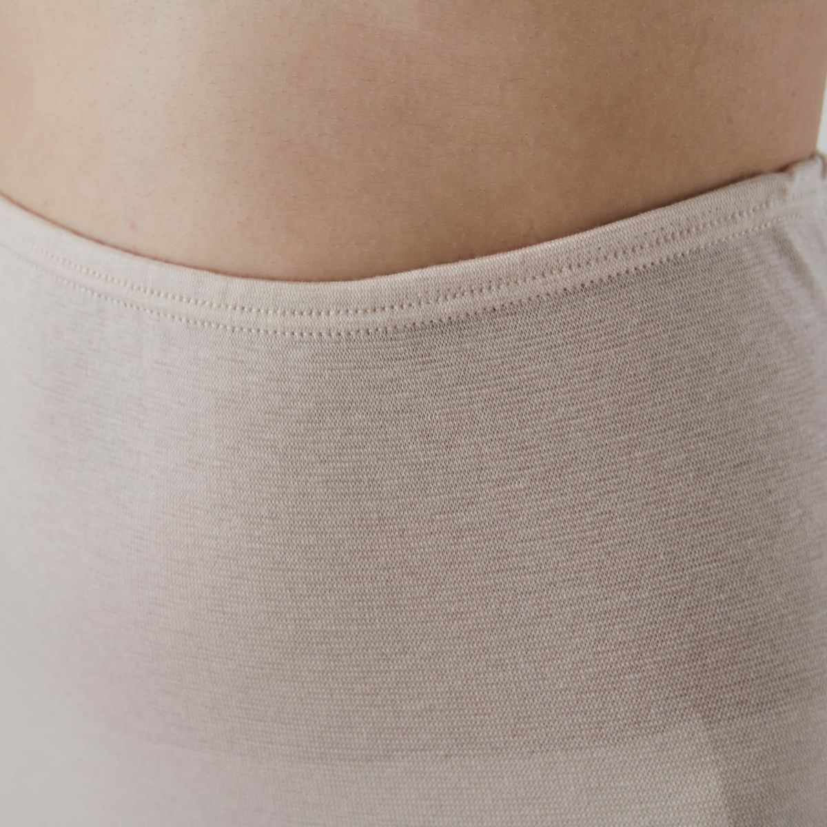 肌ごころ エクスハイパー 発熱 スパッツ