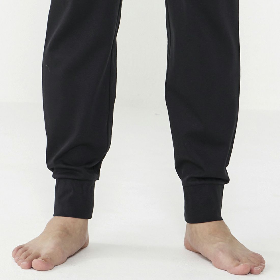 エポカ ウォモ 前閉リブテーパードパンツ