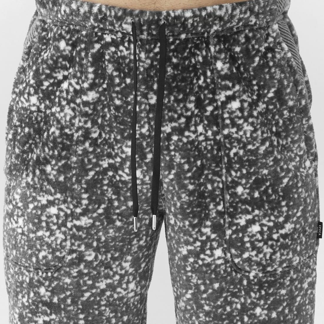 エポカ ウォモ 前閉テーパードパンツ