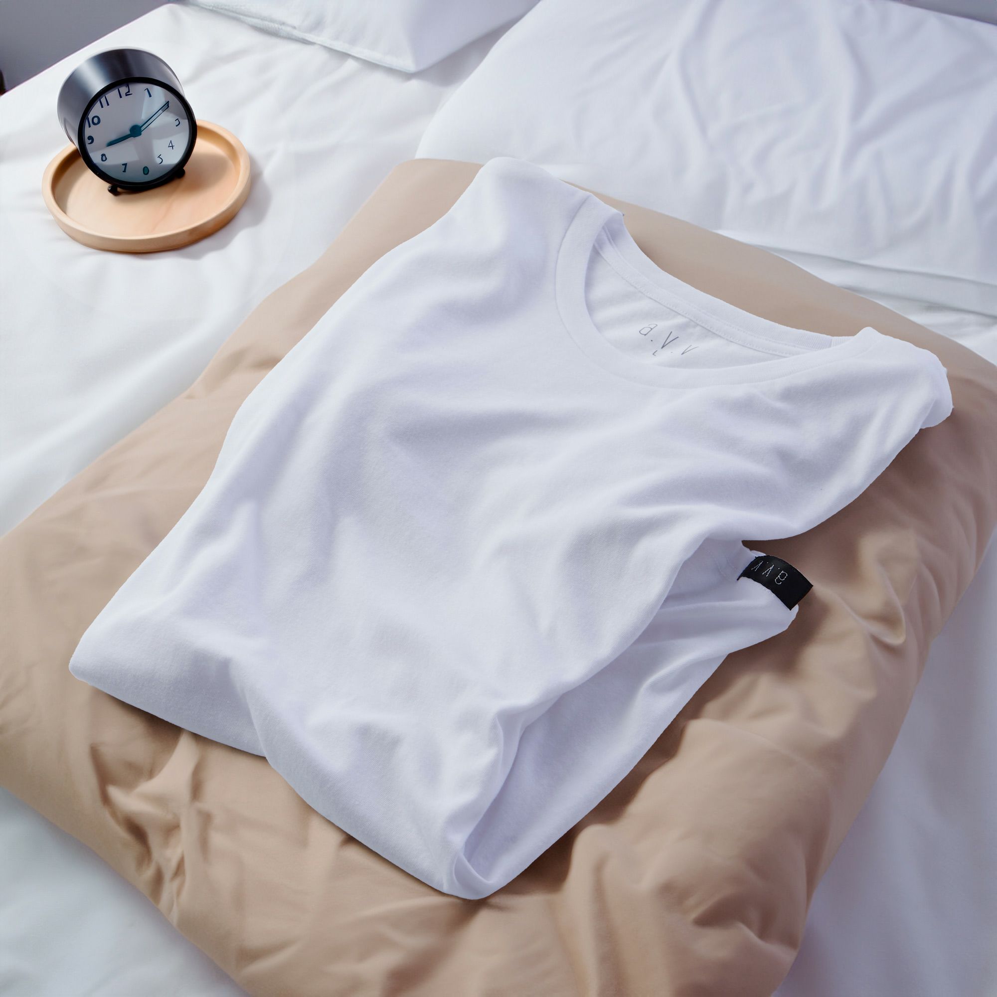 a.v.v 半袖丸首Ｔシャツ