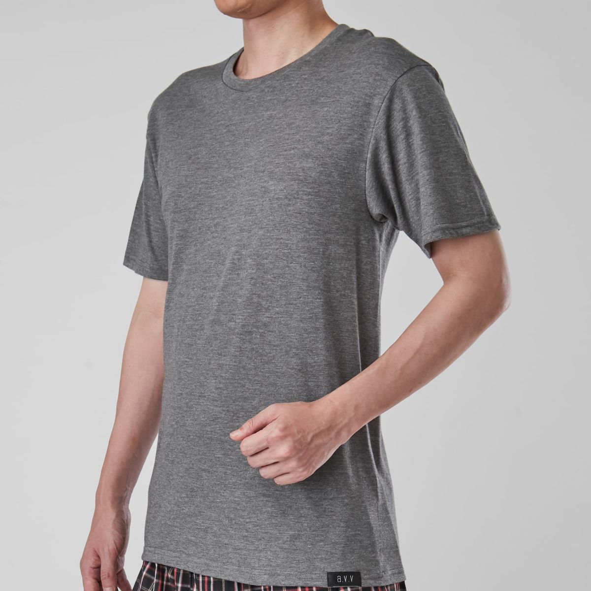 a.v.v 半袖丸首Ｔシャツ