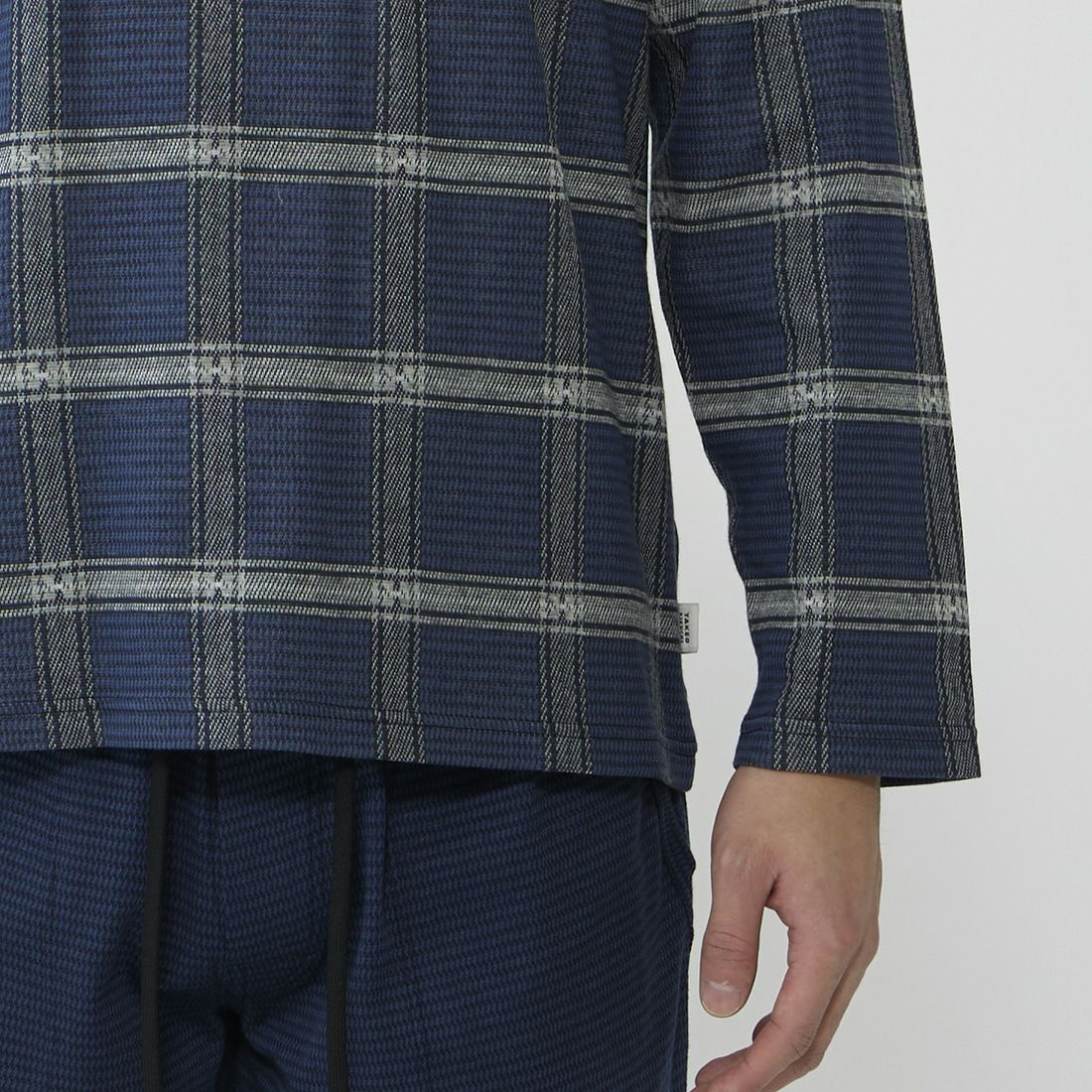 長袖クルーネックシャツ