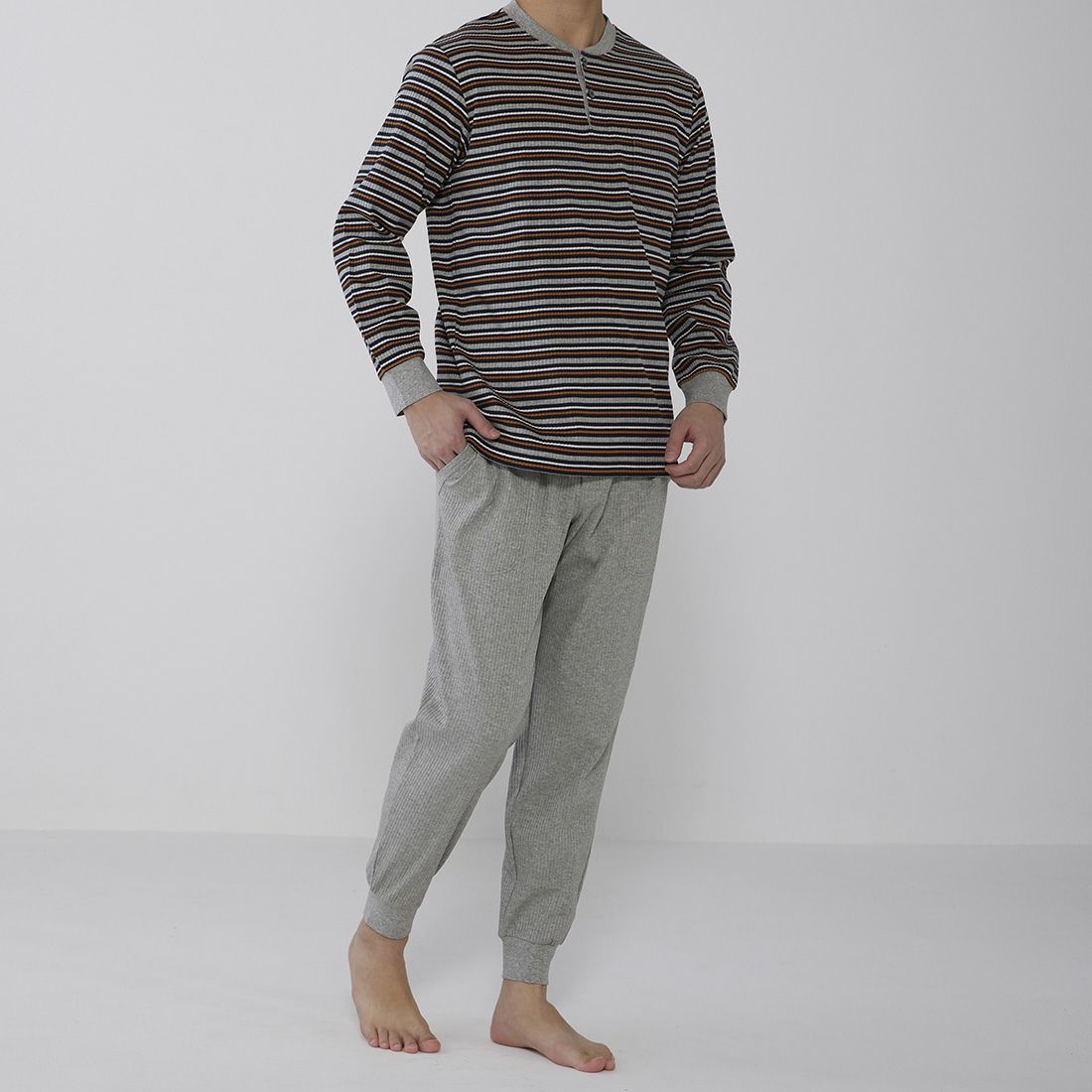 タケオキクチ　長袖ヘンリーネックパジャマ