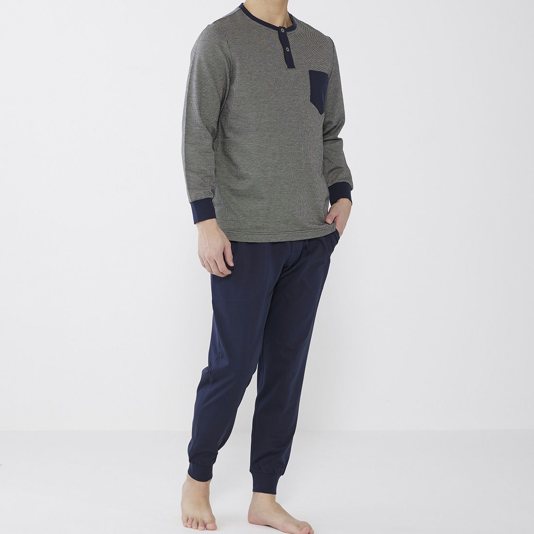 タケオキクチ　長袖ヘンリーネックパジャマ