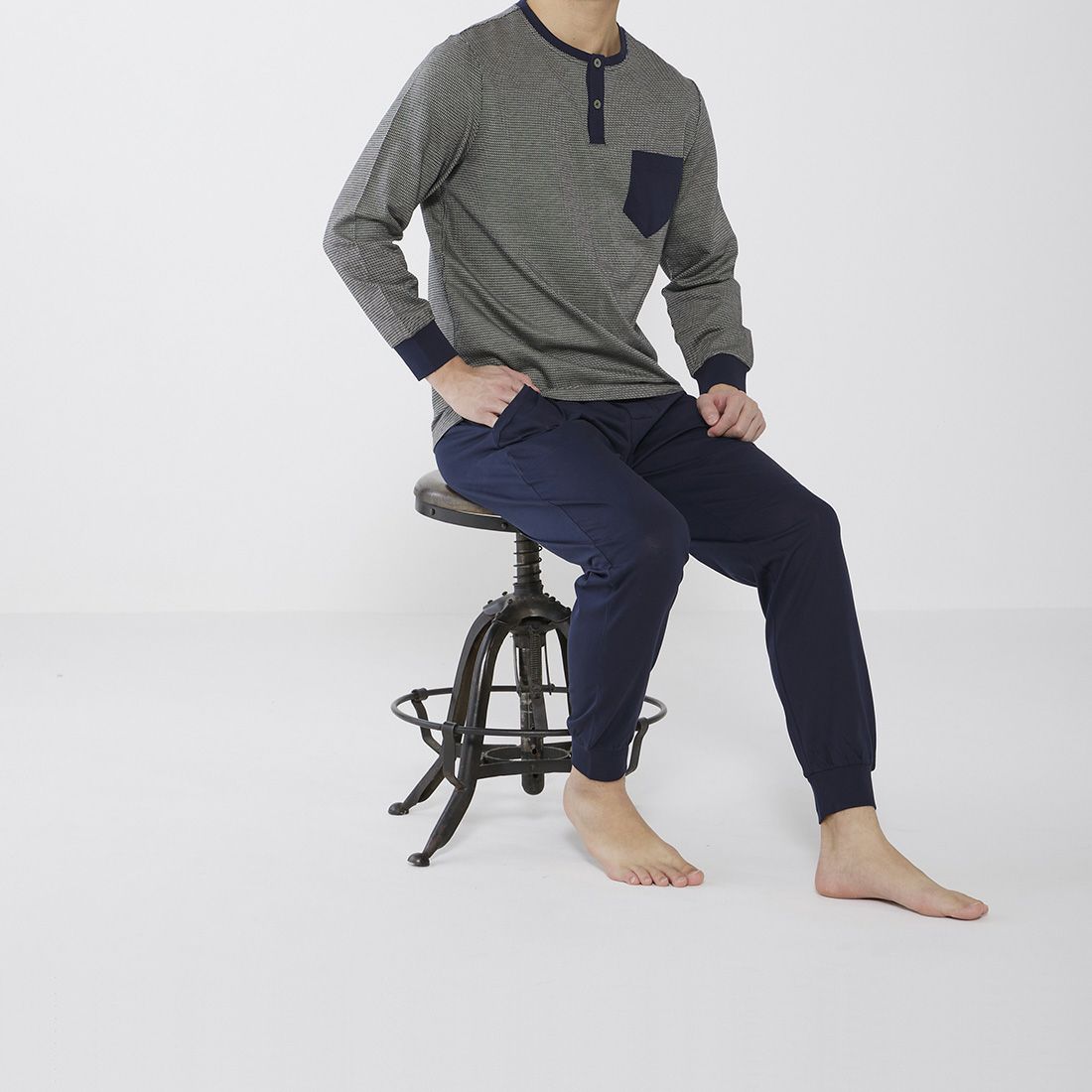 タケオキクチ　長袖ヘンリーネックパジャマ