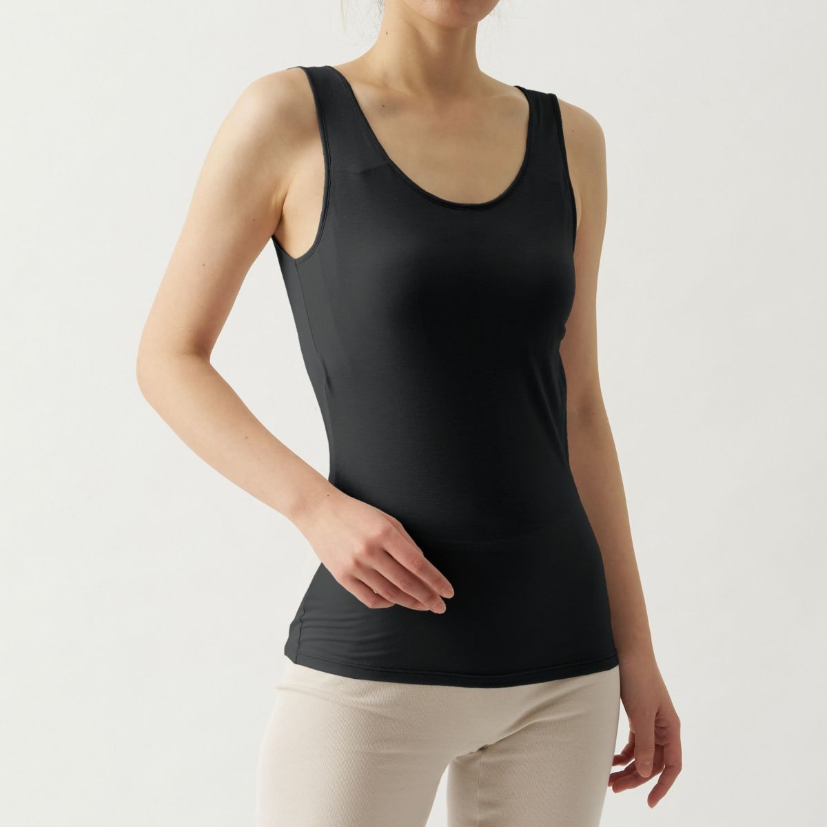 Saratto LAB. シルク入り放熱カップ付きタンクトッップ