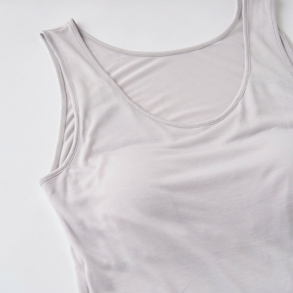 Saratto LAB. シルク入り放熱カップ付きタンクトッップ