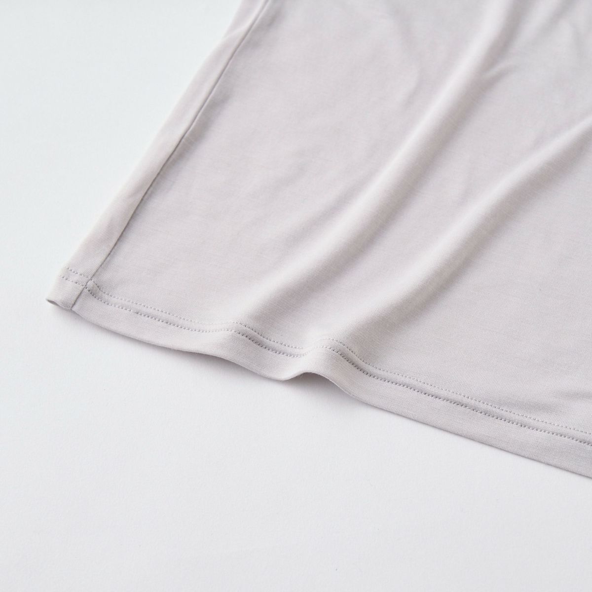 Saratto LAB. シルク入り放熱カップ付きタンクトッップ