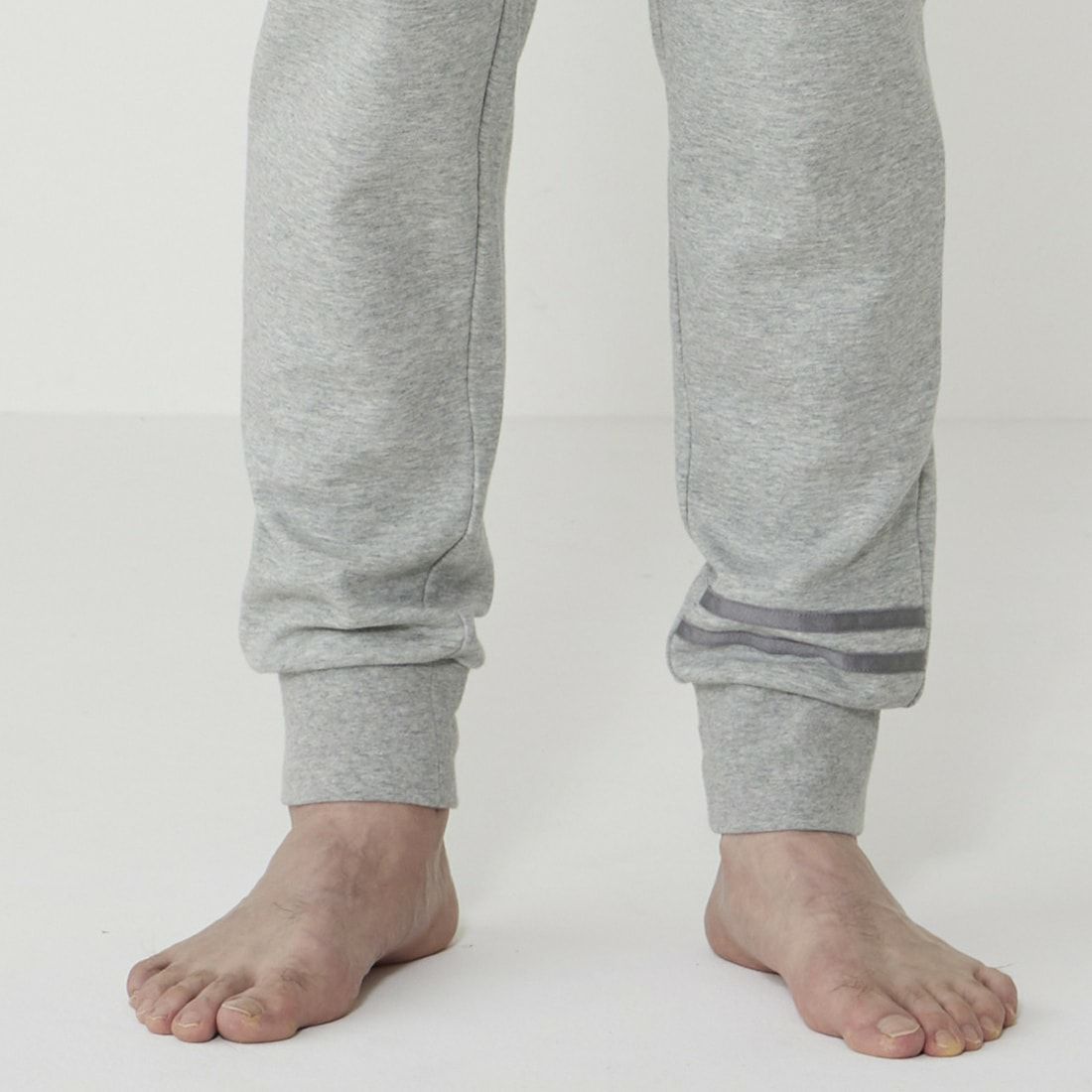 エポカ ウォモ 前閉ロングリブテーパードパンツ