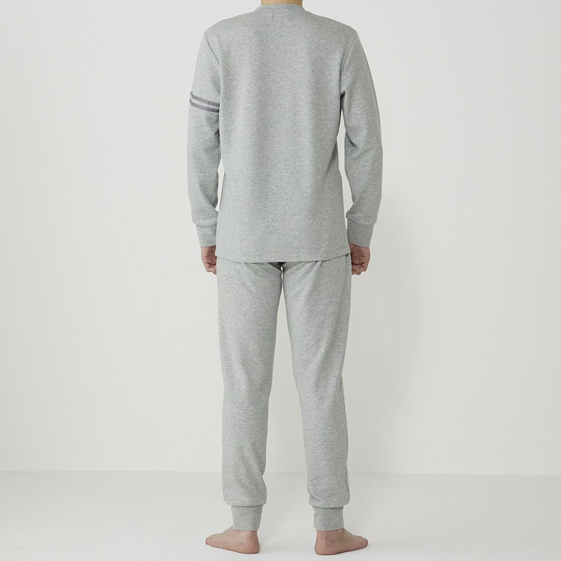 エポカ ウォモ 前閉ロングリブテーパードパンツ