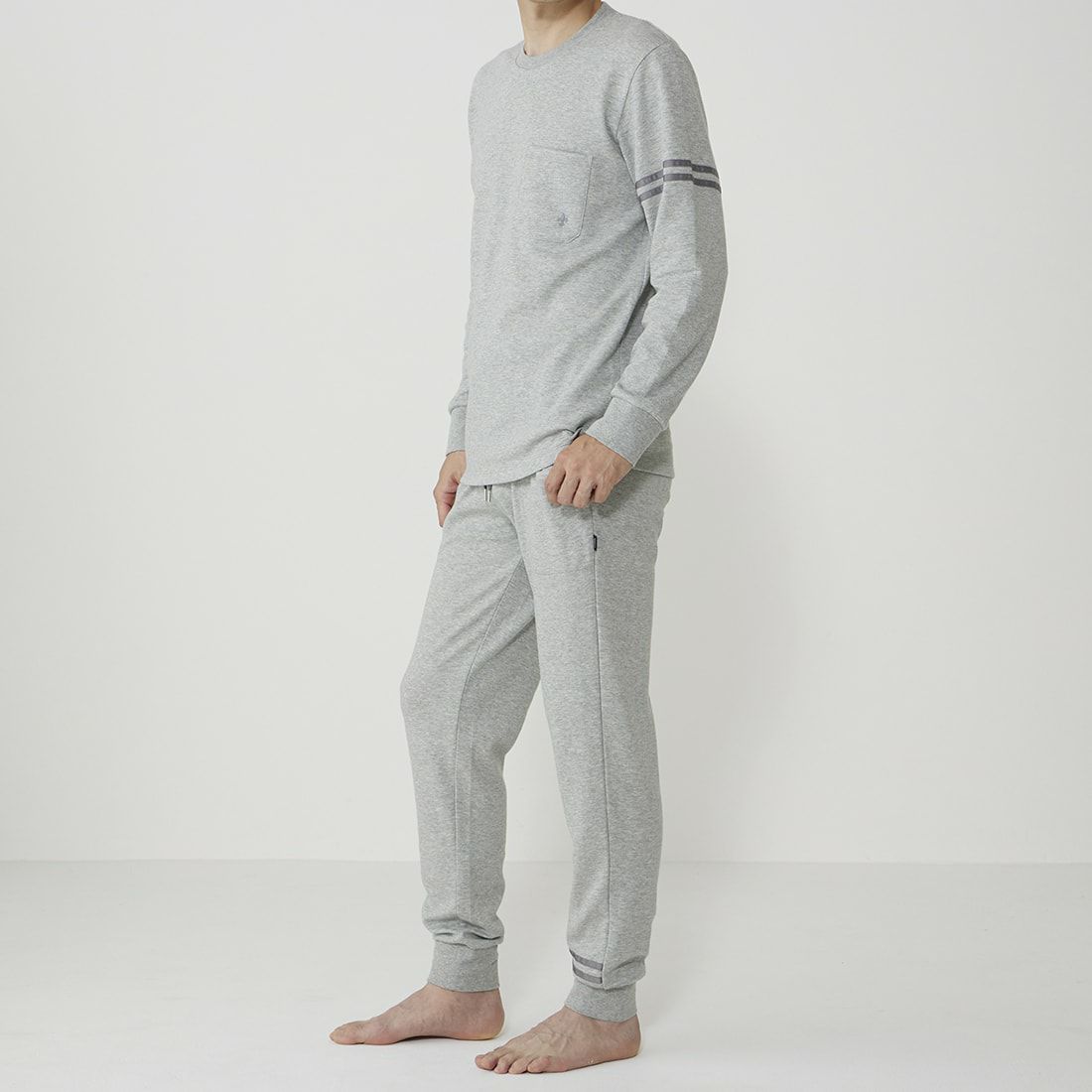 エポカ ウォモ 前閉ロングリブテーパードパンツ