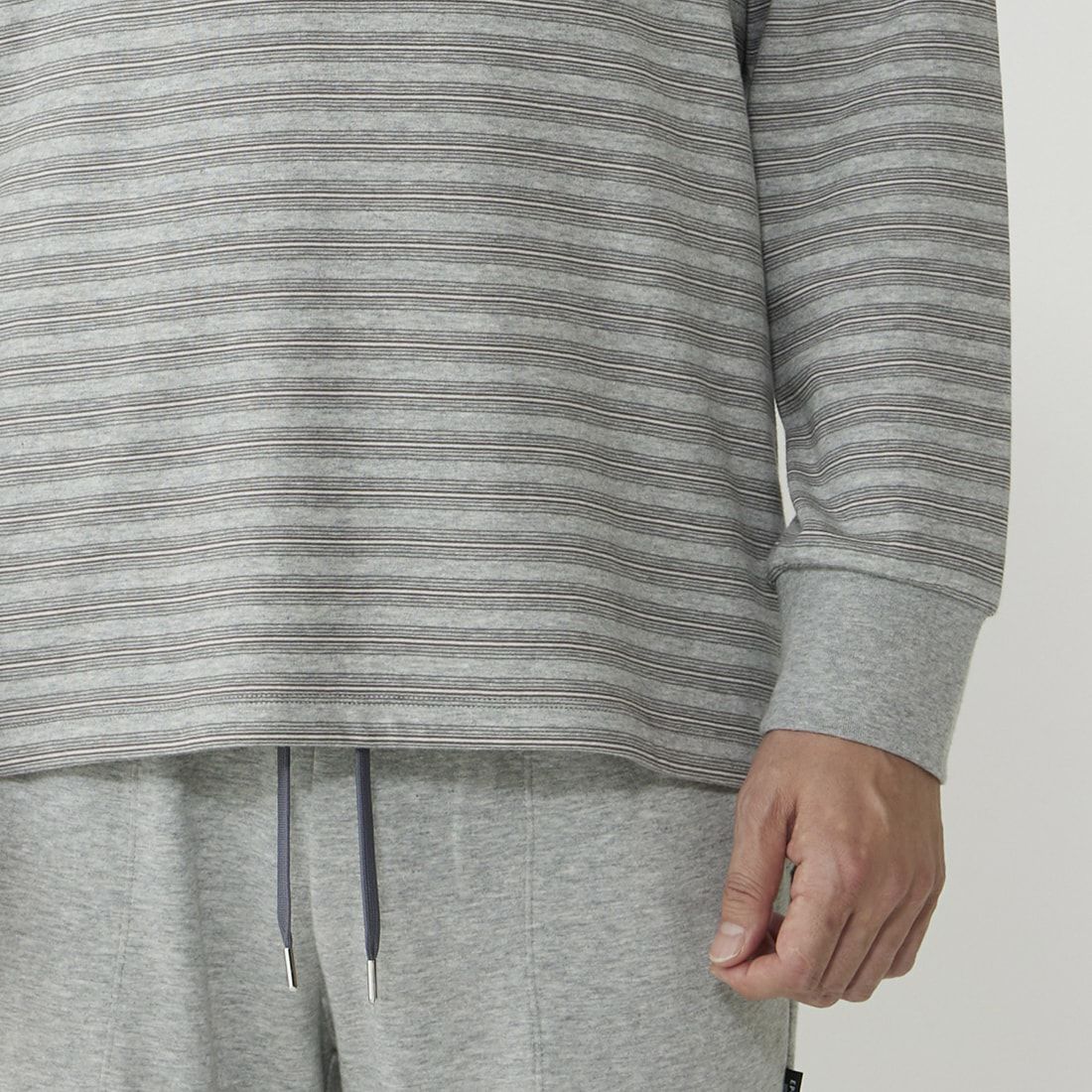 エポカ ウォモ 長袖クルーネック