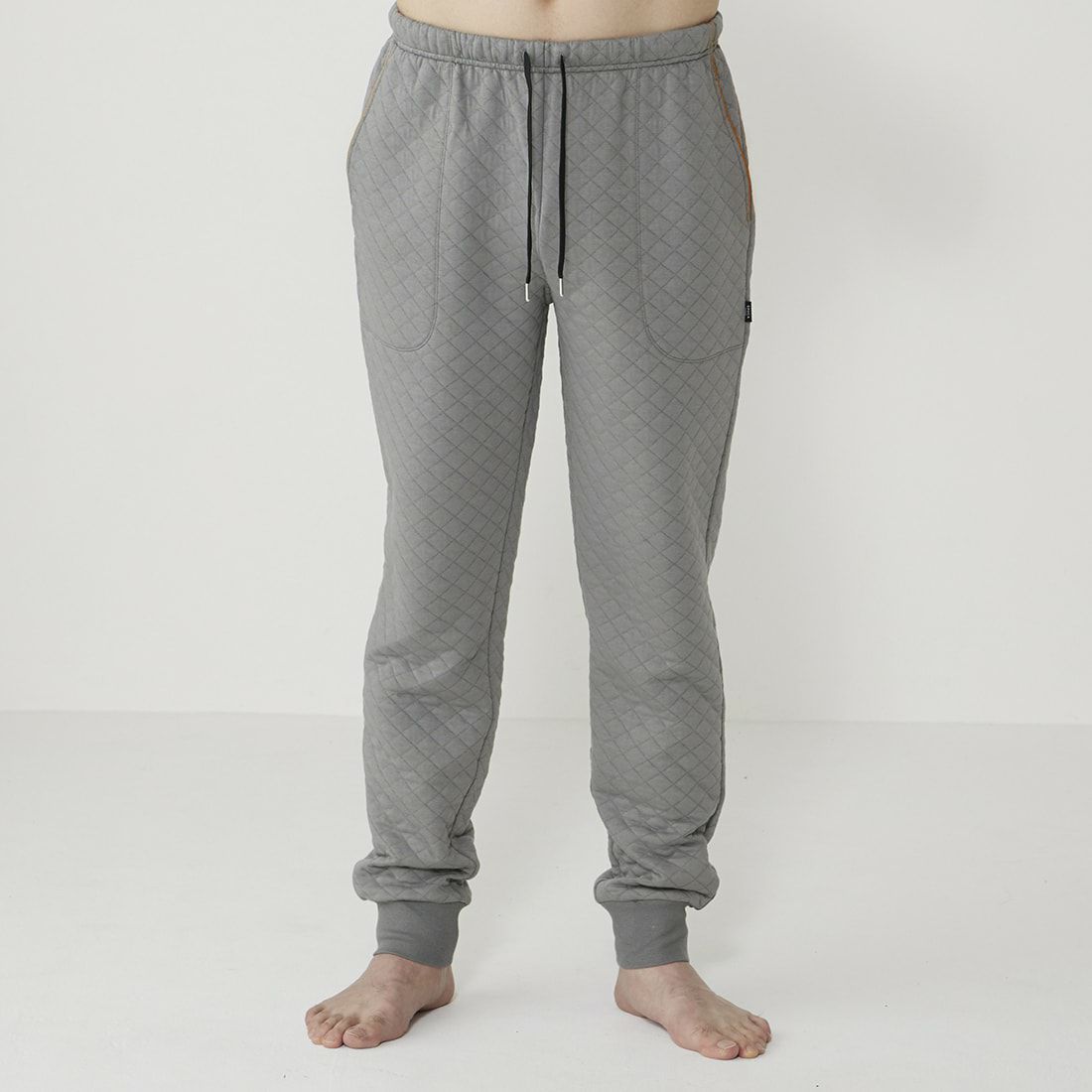 エポカ ウォモ 前閉ロングリブテーパードパンツ