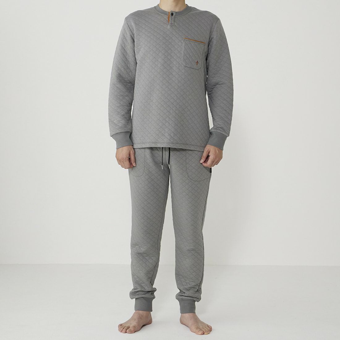 エポカ ウォモ 前閉ロングリブテーパードパンツ