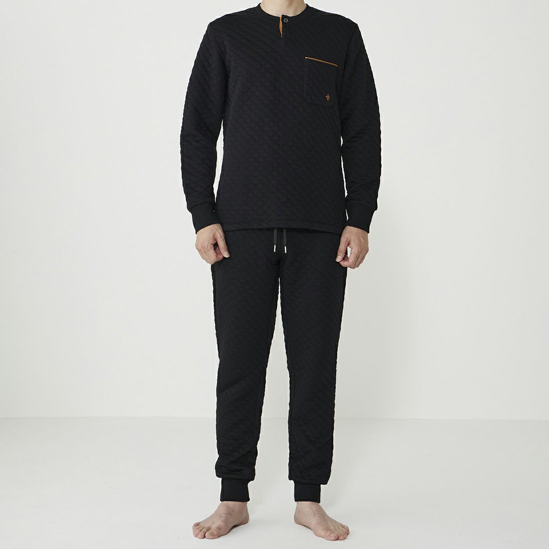 エポカ ウォモ 前閉ロングリブテーパードパンツ